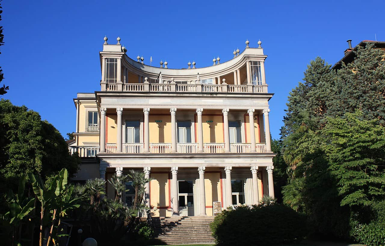 Villa Giulia. Лоджии и колонны садового фасада.